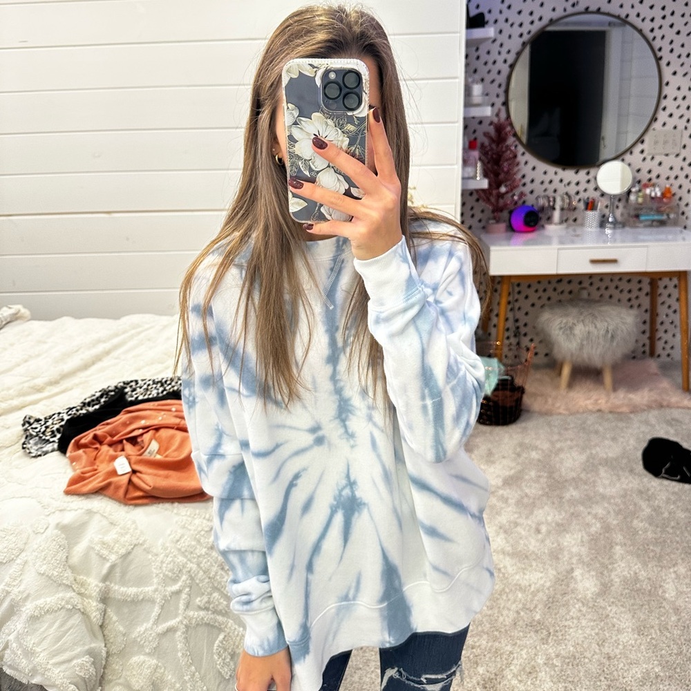 tie-dye crewneck